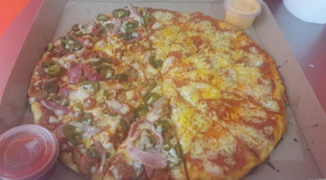 Bambinos Pizza food