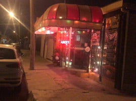 Fatima's Grill Slp outside