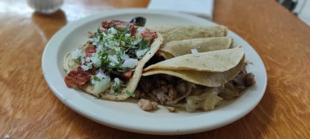 Auténticos Chiarcos Taquería food