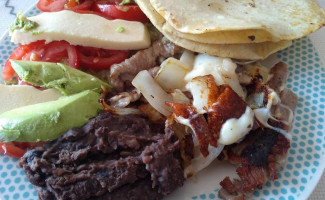 La Mixtequita Comida Con Sazón Oaxaqueño food