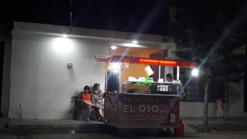 Taquería El Oso food