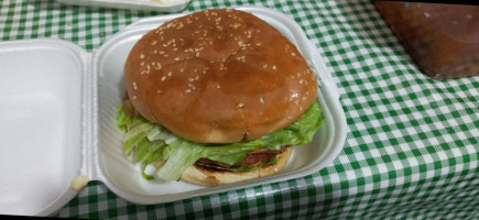 Hernándezburger food