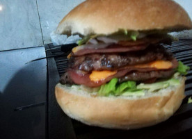 Hamburguesas Y Alitas Jasek food