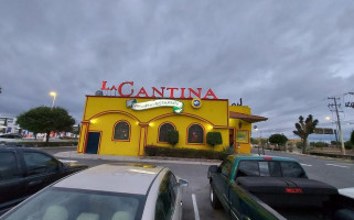 La Cantina Precopeo Y outside