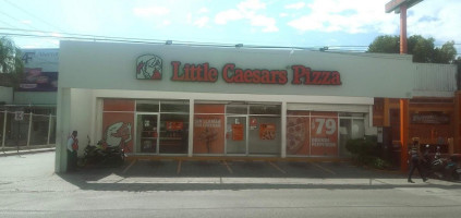 Little Caesars Pizza Jojutla inside