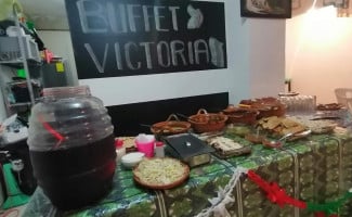 Buffet Victoria food