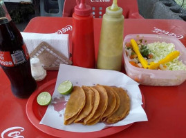 Tacos A Vapor El Pilón food