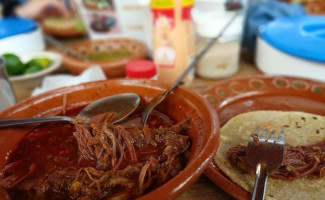 Los Portales Barbacoa food