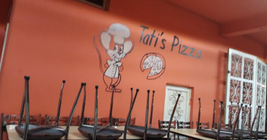 Tati's Pizza inside