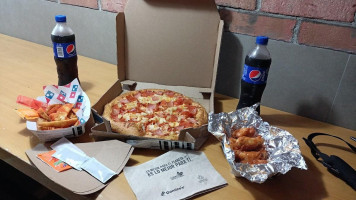 Domino's Pizza AviaciÓn food