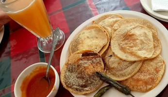 Sopes Y Gorditas Lupita food