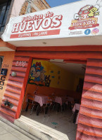 Fábrica De Huevos inside