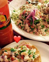 Mariscos El Jarocho food