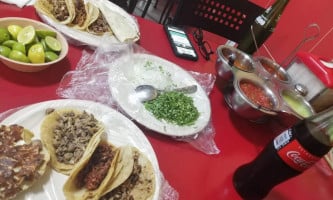 Taquería Los Arandenses food