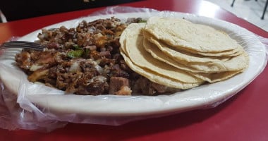 Taquería Los Arandenses food