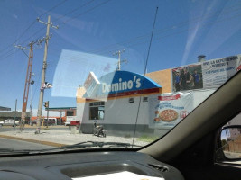 Domino's S.l.p. Saucito outside