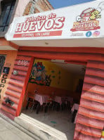 Fábrica De Huevos inside