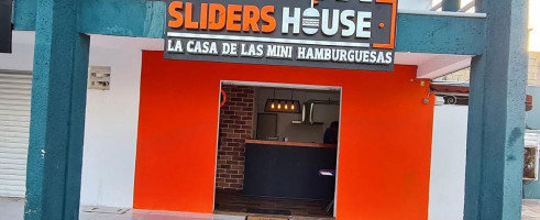 Sliders House food