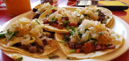 Taquería Galeana food