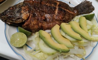 Mariscos El Crustaceo food