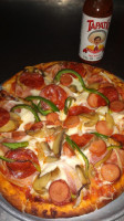 Benny's Pizza food