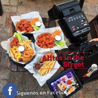 Alitas In The Street food