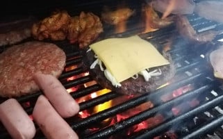 Los Consentidos Del Capi Hamburguesas Y Alitas Al Carbon food