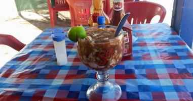 Mariscos El Perihuete food