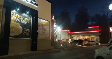 Church's Texas Chicken Malecón outside