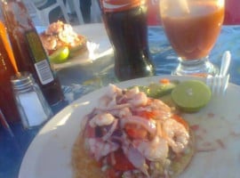 Mariscos Los Botaneros food