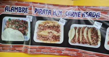 Super Tacos Piratas Al Carbón food