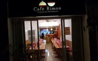 Caffe Rimon outside