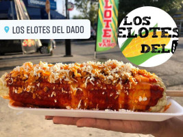 Los Elotes Del Dado food