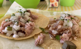 Taquería Reyes. food