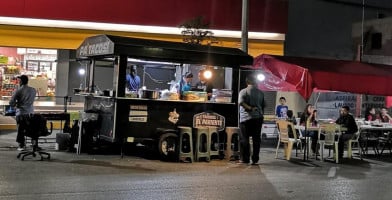 Tacos El Pariente food