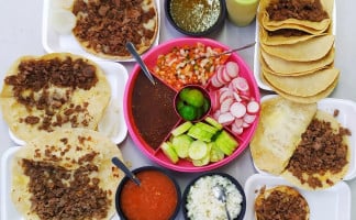 Tacos El Pariente food