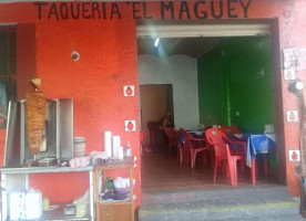 Taquería El Maguey outside