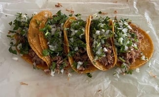 Tacos El Gallo Charro food