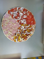 Cimi-saris Pizzas food