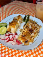 Taqueria Quezada food