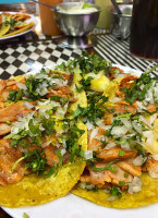 Huerta's Taqueria food