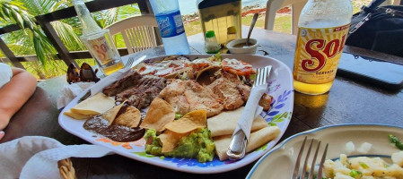 El Rincón Caribeño food