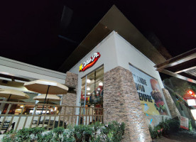 Carl's Jr. outside