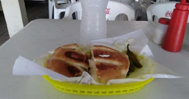 Tortas Reyna food