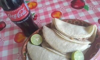 Carnitas Uruapan Y Tortas Ahogadas La Original food