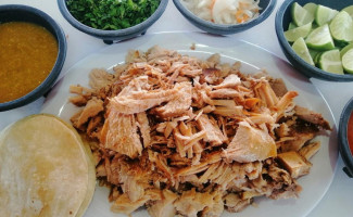 El Rey De Las Carnitas food