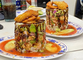 Mariscos Laguna Azul food