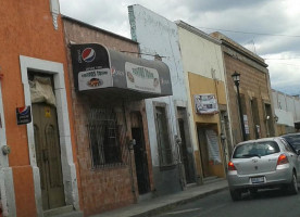 Tortas Toña outside