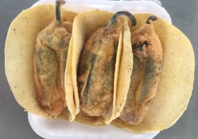 Tacos Y Tortas Lolo's food