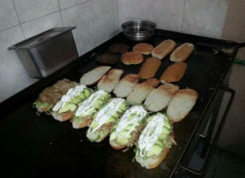 Tortas Y Hamburguesas Beto's food